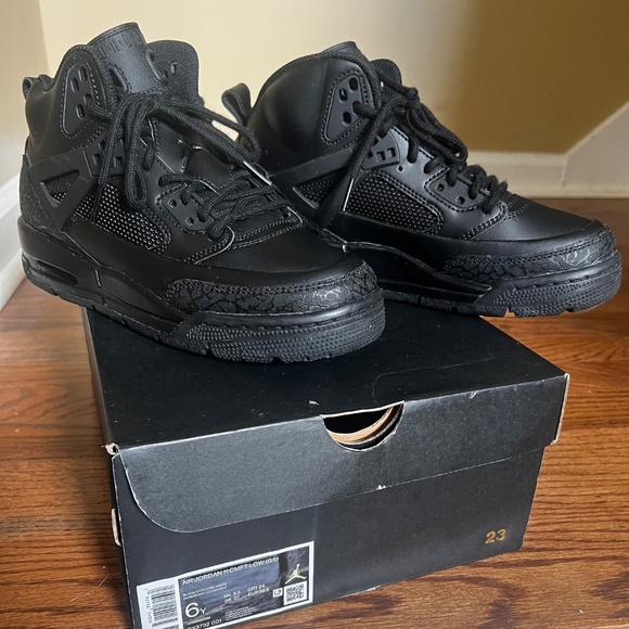 Air Jordan 11 CMFT Low GS - Picture 3 of 5